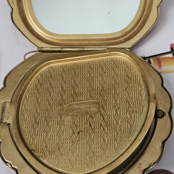 Gold Scalloped Edge Compact Mirror,ELGIN AMERICAN ,USA,STAMPED - Picture 7 of 11